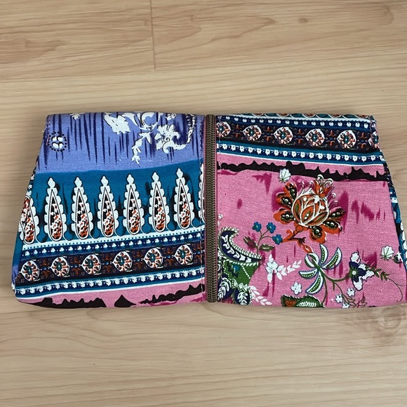 Cosmetics Bag (New, never used) - Picture 2 of 8